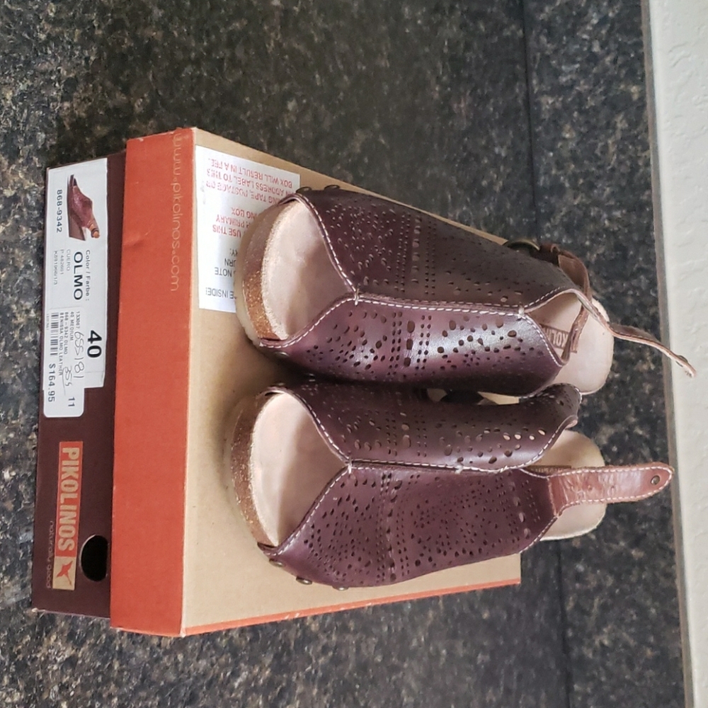 Pikolinos Olmo leather